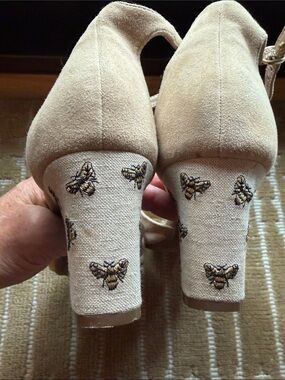 Tan Suede Bumblebee Aerosoles Heelrest 3-Inch Heels - Size 10